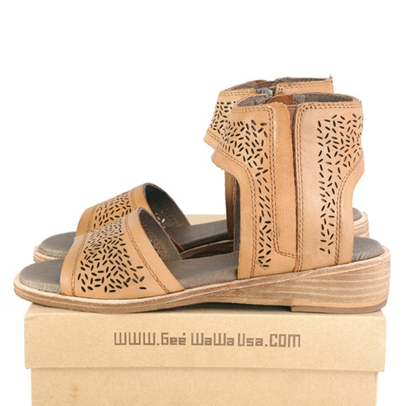 Gee WaWa Precilla Sandal - Picture 2 of 4